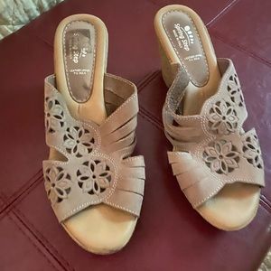 Spring Step Leather Slides